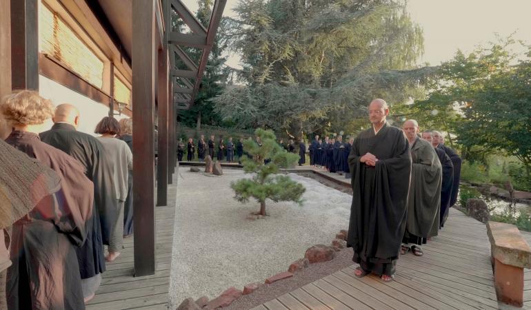 Kinhin, méditation en marchant